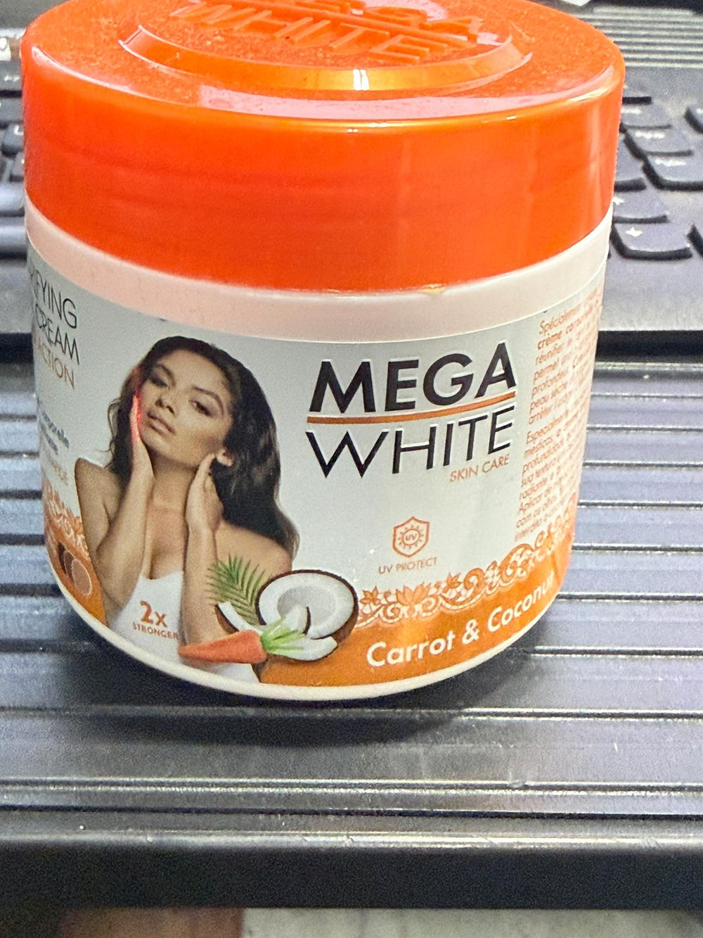 Mega White Clarifying Body Cream – 300 ML